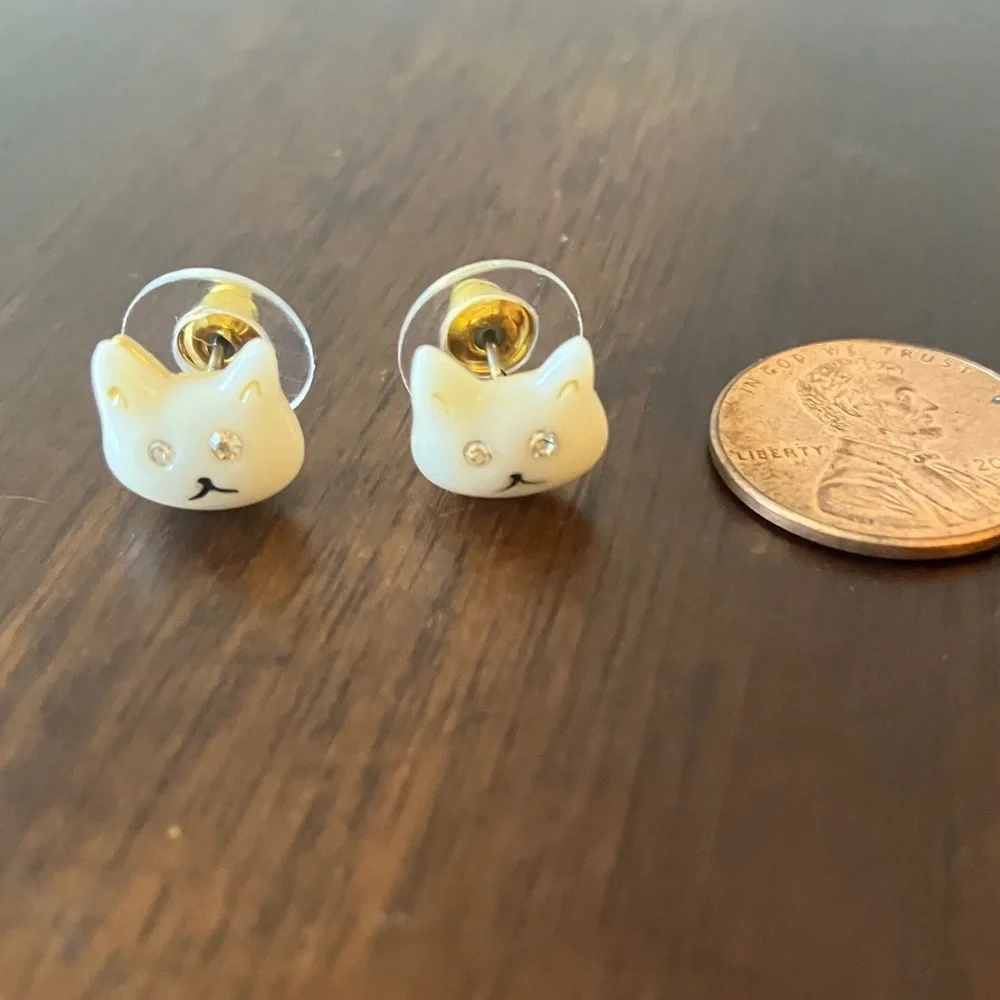 Coach: White Cat Stud Earrings- Gold Tone- Rhinestone Eyes - Picture 9 of 14